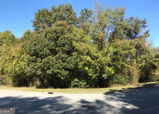 Property at 128 Oakview Club Dr, Macon, GA 31216