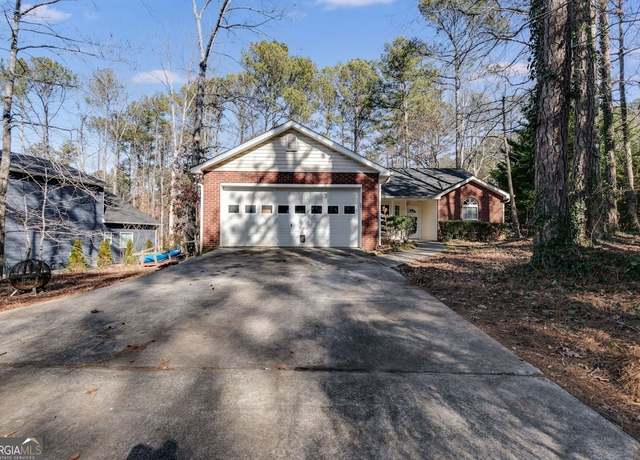 Property at 3153 Sweetbriar Dr, Villa Rica, GA 30180, 3 beds, 2 baths