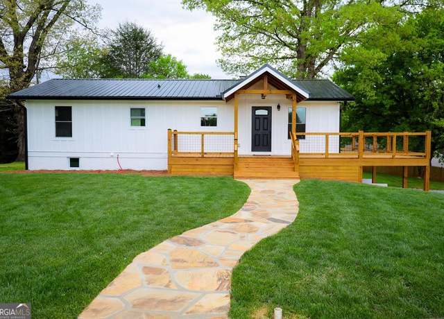 Property at 94 Breezy Knob Rd, Franklin, NC 28734, 3 beds, 3 baths