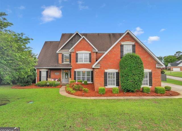 Property at 218 Knob Hill Dr, Warner Robins, GA 31088, 5 beds, 4 baths