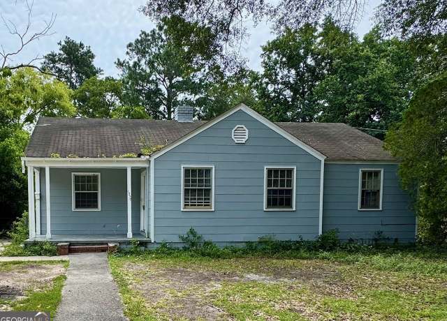 Property at 1330 Macon Ave, Macon, GA 31204, 3 beds, 1 bath