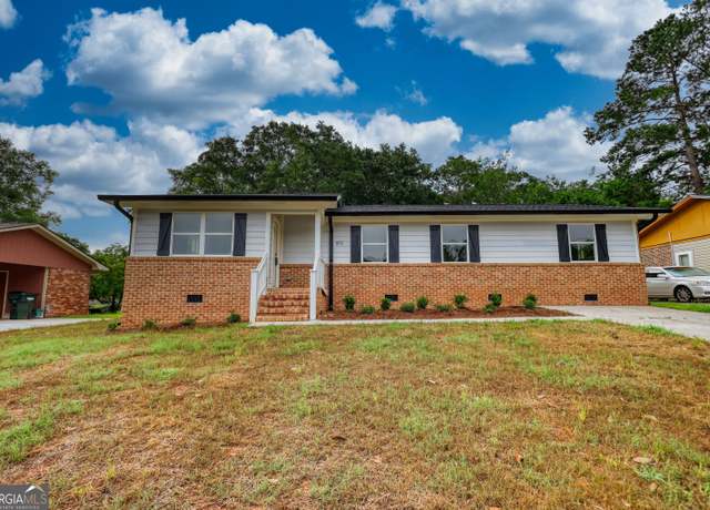 Property at 855 Meadow Ridge Dr, Madison, GA 30650, 3 beds, 2 baths