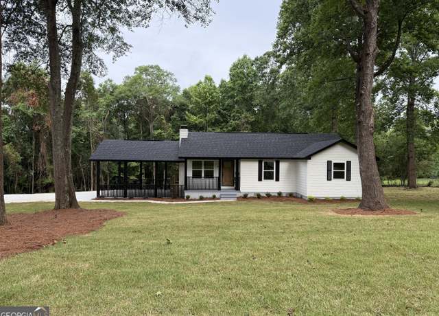 Property at 400 N Lake Dr, Perry, GA 31069, 3 beds, 2 baths
