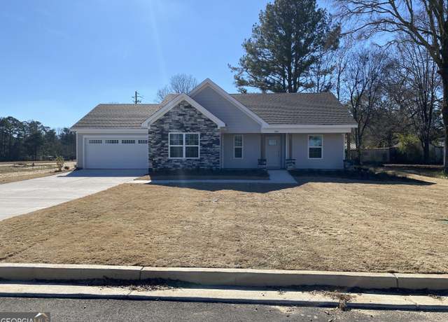 Property at 2301 12th Ave, Valley, AL 36854, 3 beds, 2.5 baths