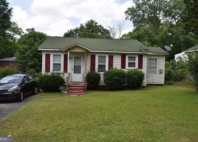 Property at 115 2nd St SW, Milledgeville, GA 31061, 2 beds, 1 bath