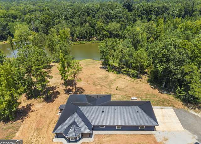 Property at 862 Monticello Rd, Eatonton, GA 31024, 3 beds, 2 baths