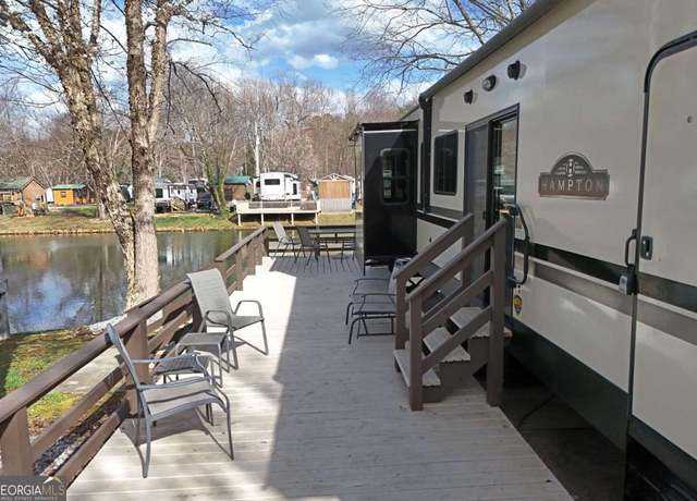 Property at 688 Vista Cir, Blairsville, GA 30512, 1 bed, 1.5 baths