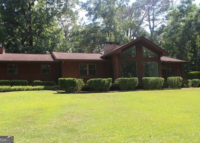 Property at 10 Gentry Dr, Mcdonough, GA 30252, 3 beds, 2 baths