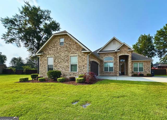 Property at 307 Legacy Park Dr, Perry, GA 31069, 3 beds, 2 baths