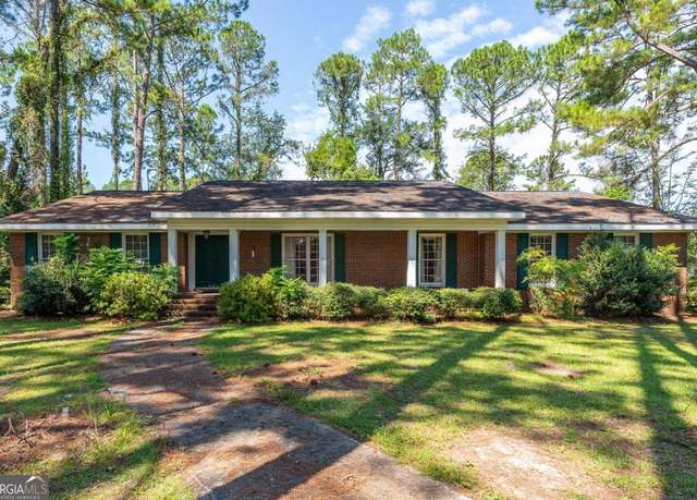 Property at 867 Kentland Dr, Waycross, GA 31503, 4 beds, 2.5 baths