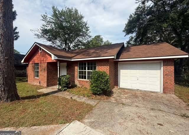 Property at 936 Pineland Ave, Hinesville, GA 31313, 3 beds, 2 baths