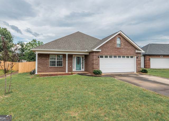 Property at 304 Faybrook Dr, Byron, GA 31008, 3 beds, 2 baths