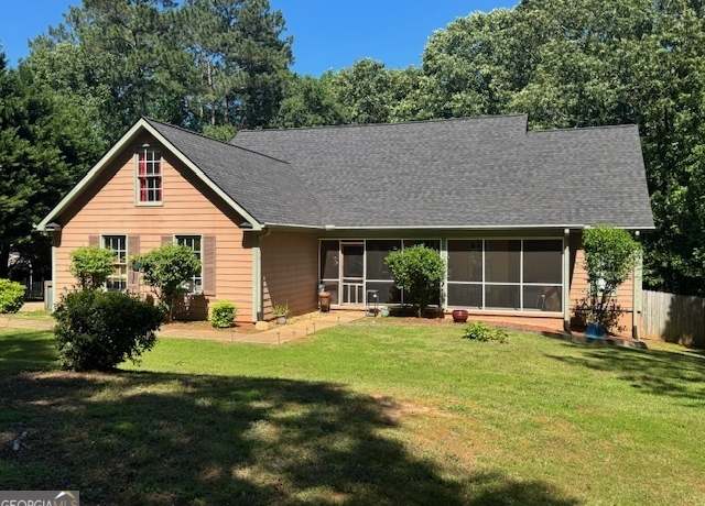 Property at 124 Foxdale Dr, Lagrange, GA 30240, 3 beds, 2 baths