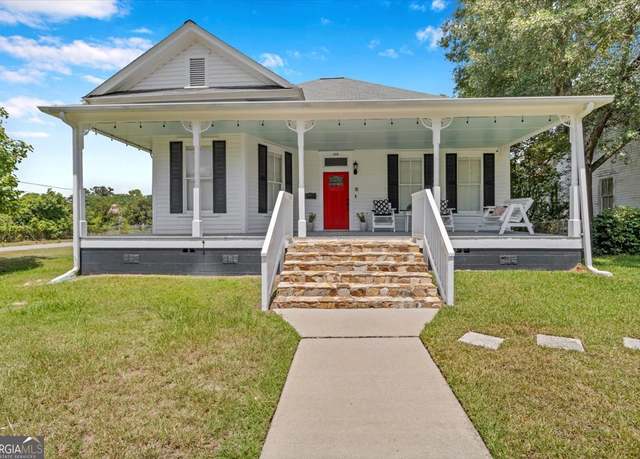 Property at 526 N Crawford St, Thomasville, GA 31792, 4 beds, 3 baths