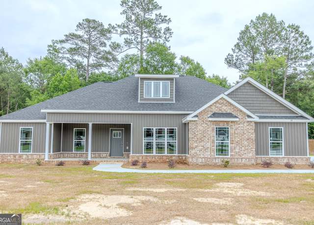 Property at 111 Hedge Row, Dublin, GA 31021, 3 beds, 2 baths