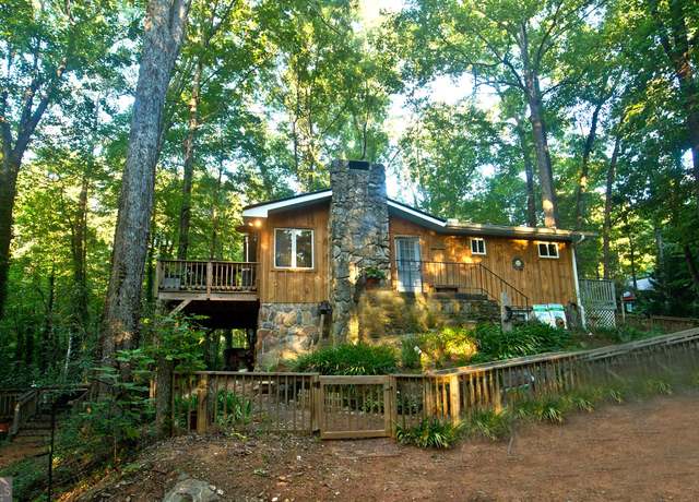 Property at 407 Hillside Dr, Clayton, GA 30525, 3 beds, 2.5 baths