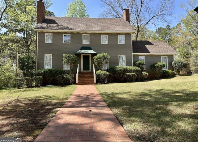 Property at 1314 Fairway Dr, Elberton, GA 30635, 4 beds, 3 baths