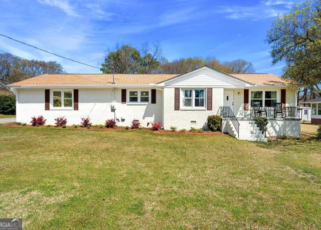 Property at 252 Arthur St, Hartwell, GA 30643, 2 beds, 2 baths