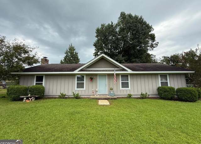 Property at 127 Carol Cir Unit -, Fitzgerald, GA 31750, 4 beds, 2 baths