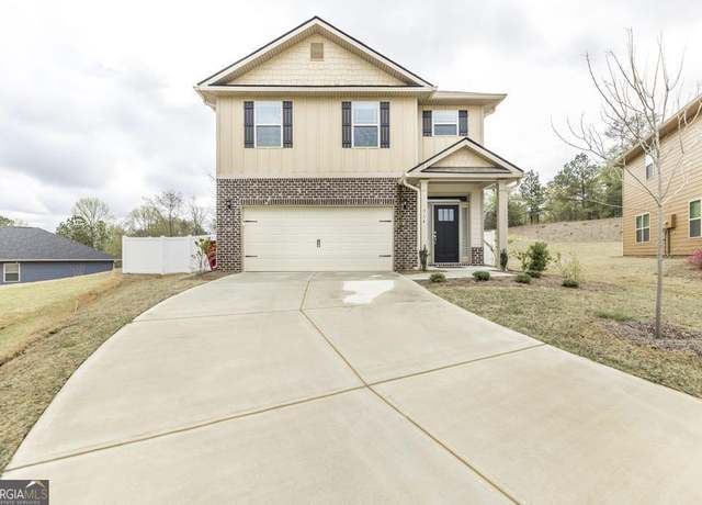 Property at 514 Southern Oaks Dr, Macon, GA 31216, 4 beds, 2.5 baths