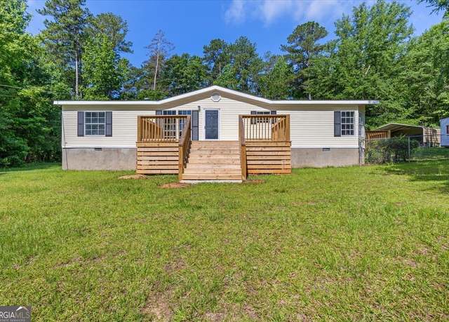 Property at 165 Forest Hill Dr, Eatonton, GA 31024, 3 beds, 2 baths