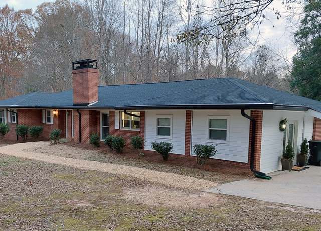 Property at 2193 Hiram Douglasville Hwy, Hiram, GA 30141, 3 beds, 3 baths