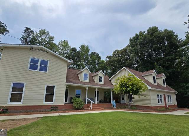 Property at 817 Dallas Hwy, Douglasville, GA 30134, 3 beds, 2.5 baths