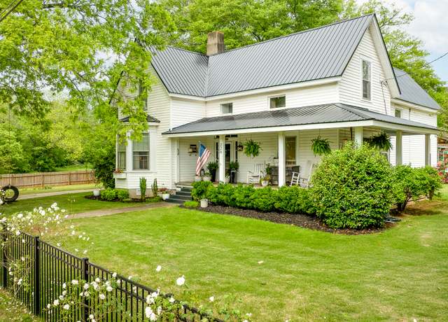 Property at 226 Elm St, Jefferson, GA 30549, 5 beds, 2.5 baths