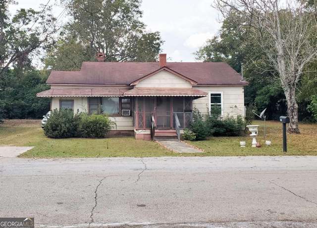 Property at 219 Cypress St, Sandersville, GA 31082, 2 beds, 1 bath