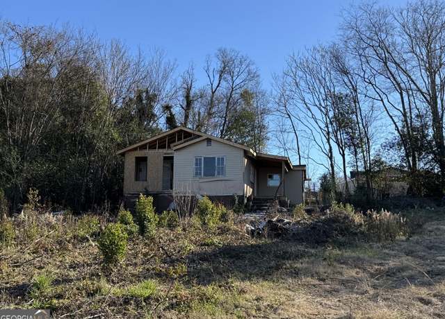 Property at 470 Holloway St, Macon, GA 31206, 3 beds, 1 bath
