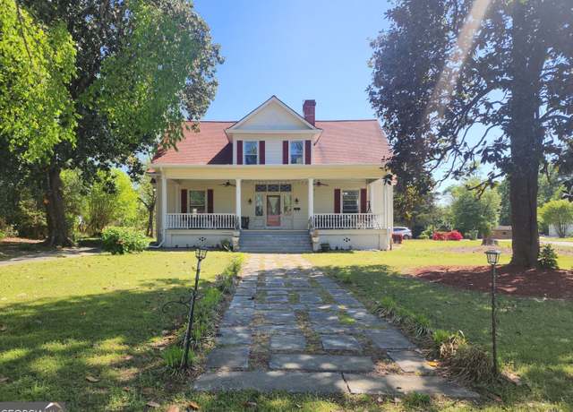 Property at 121 Cook St, Royston, GA 30662, 4 beds, 3 baths
