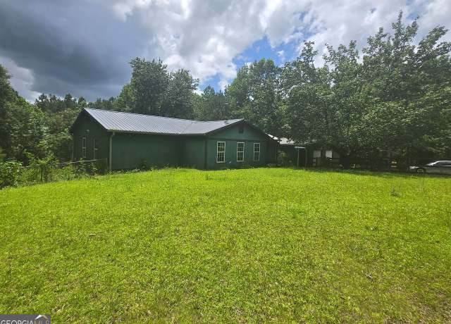 Property at 1048 Seals Rd, Dallas, GA 30157, 3 beds, 2 baths
