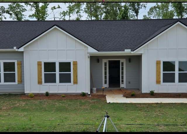 Property at 11 West Rd, Griffin, GA 30224, 4 beds, 2.5 baths