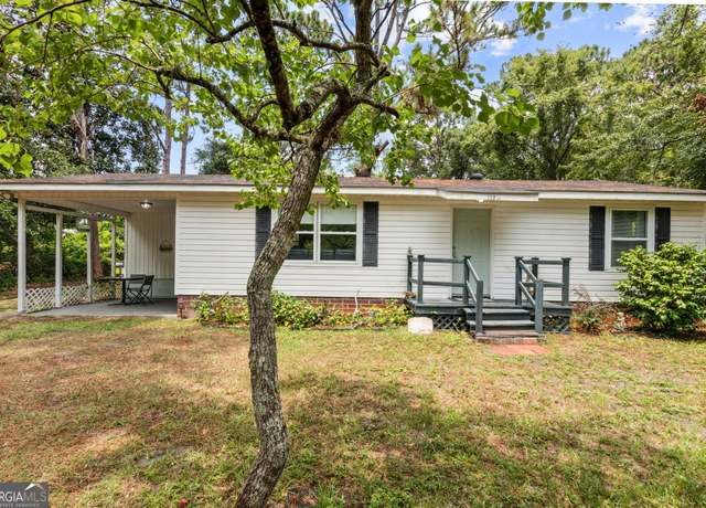 Property at 113 Davis St, St. Marys, GA 31558, 3 beds, 1 bath