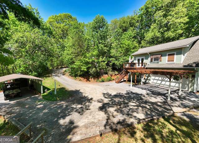 Property at 590 Kanuga St, Hiawassee, GA 30546, 2 beds, 2 baths