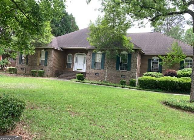 Property at 140 Cedar Creek Dr, Dublin, GA 31021, 4 beds, 2 baths