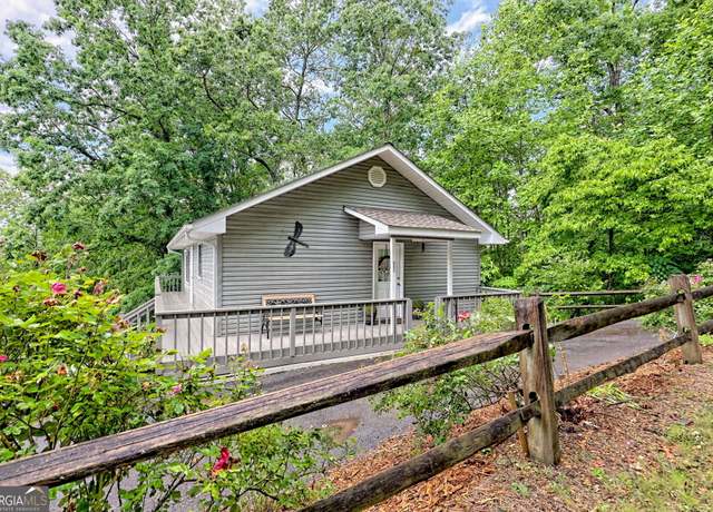 Property at 985 Vista Ln, Hiawassee, GA 30546, 2 beds, 2 baths