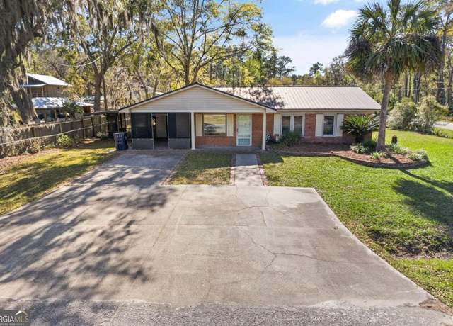 Property at 109 East Ave, Waverly, GA 31565, 3 beds, 2 baths
