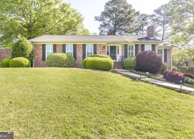 Property at 2957 Stuart Dr, Macon, GA 31204, 3 beds, 2 baths