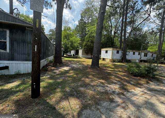 Property at 401 S 3rd St, Warner Robins, GA 31088, 2 beds, 1 bath