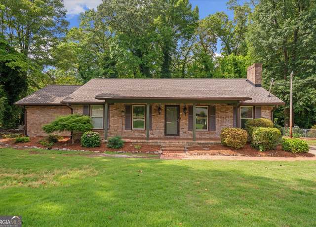 Property at 280 Colonial Dr SW, Carrollton, GA 30117, 3 beds, 2 baths