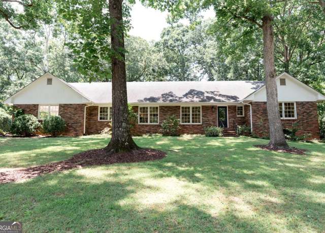 Property at 180 Sunnybrook Dr, Athens, GA 30605, 4 beds, 1.5 baths