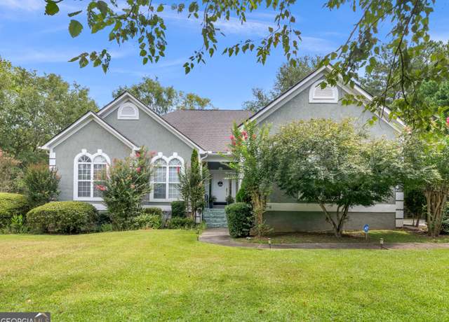 Property at 375 Saint Andrews Dr, Jackson, GA 30233, 3 beds, 2 baths