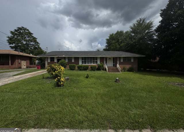 Property at 3109 Imperial Dr, Macon, GA 31211, 3 beds, 2.5 baths