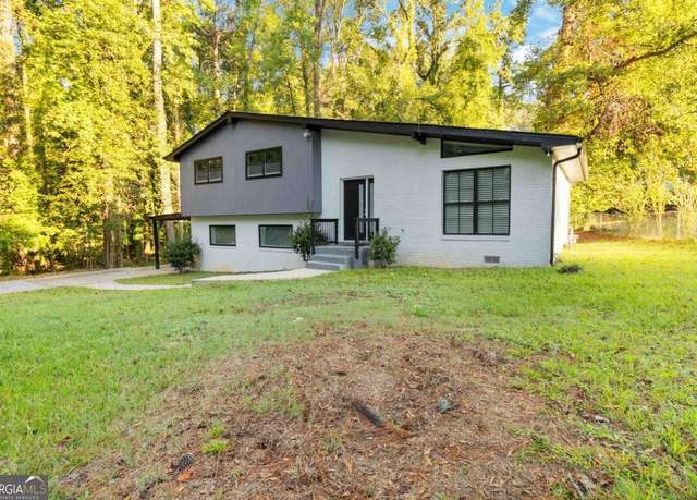 Property at 2045 Pine Oak Dr, Atlanta, GA 30310, 5 beds, 3 baths