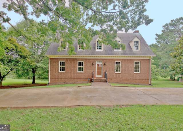 Property at 122 Hawn Rd, Fayetteville, GA 30215, 3 beds, 2.5 baths