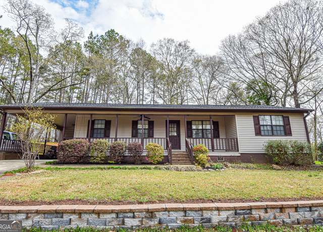 Property at 415 Tussahaw Point Dr, Jackson, GA 30233, 3 beds, 2 baths