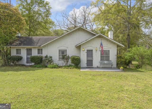 Property at 406 Spring St, Washington, GA 30673, 2 beds, 2 baths