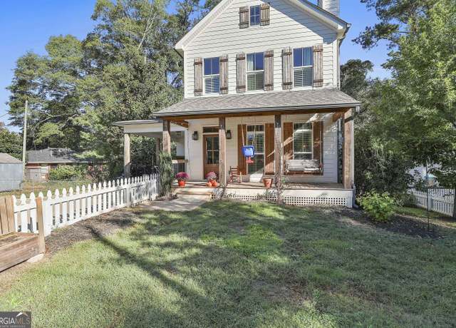 Property at 9 Elm St, Newnan, GA 30263, 4 beds, 3.5 baths