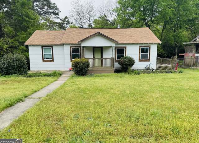 Property at 1260 Hillridge Dr, Macon, GA 31206, 3 beds, 2 baths